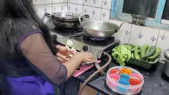Indian bitch hard sex in kitchen Mumbai Ashu sex sex tape