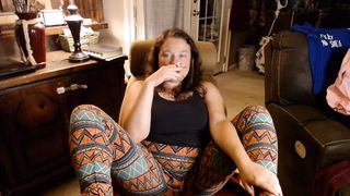 Smoking FAT WOMAN - Mistress Michella