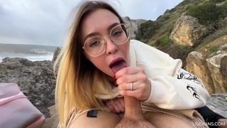 2 LADIES 18 Y.O love to take a PRICK on vacation on the beach 