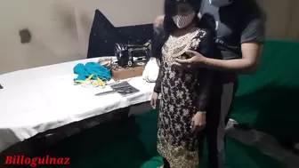 Tailor ne Bhabhi ka naap lete lete Bhabhi ko hi chod dala,desi housewife screwed by tailor with clear hindi audio