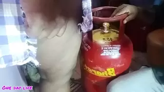 Tamil bitch having rough sex with gas cylinder delivery husband