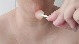Short haired chunky milf spanish chick girl blows a candy like a prick.