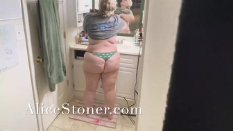 Son Finds Stepmom Home Alone Naked and Lonely She Can't Resist Your Penis Fuck Her in the Bathroom V105